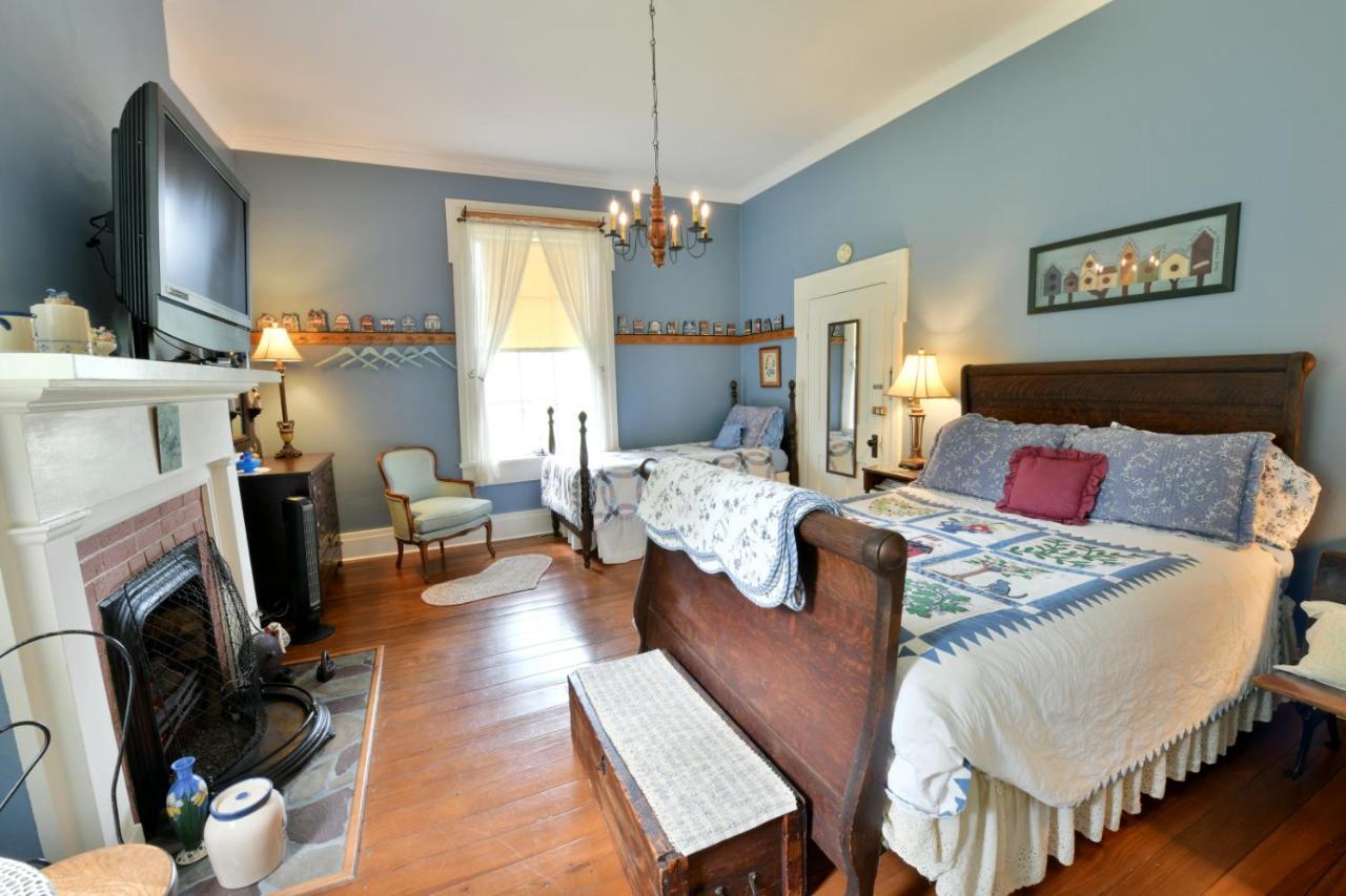 The Pines Of Dresden Bed and Breakfast Buitenkant foto