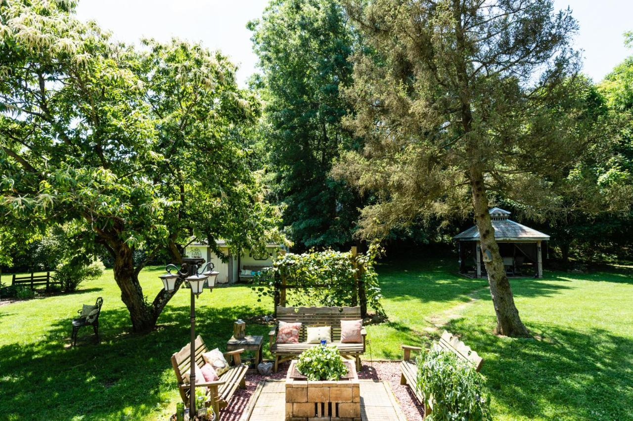 The Pines Of Dresden Bed and Breakfast Buitenkant foto