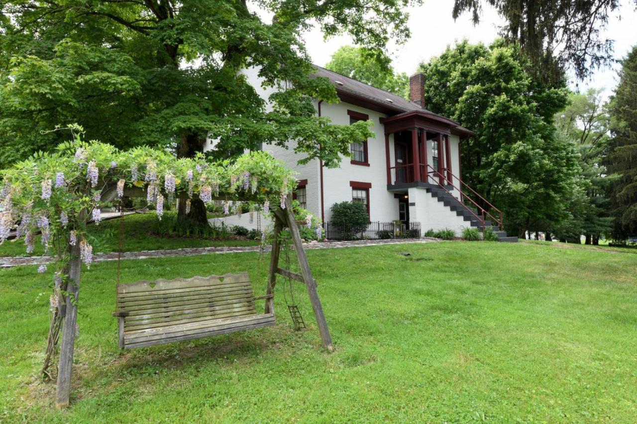 The Pines Of Dresden Bed and Breakfast Buitenkant foto